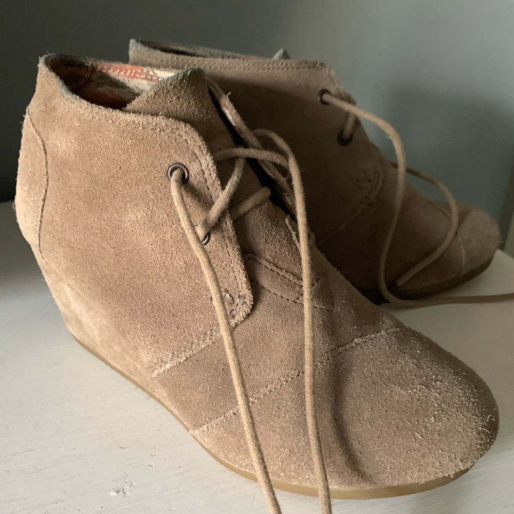 Toms tan booties